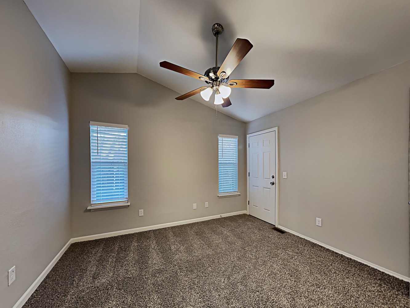 6010 Grapevine Dr, Colorado Springs photo 13
