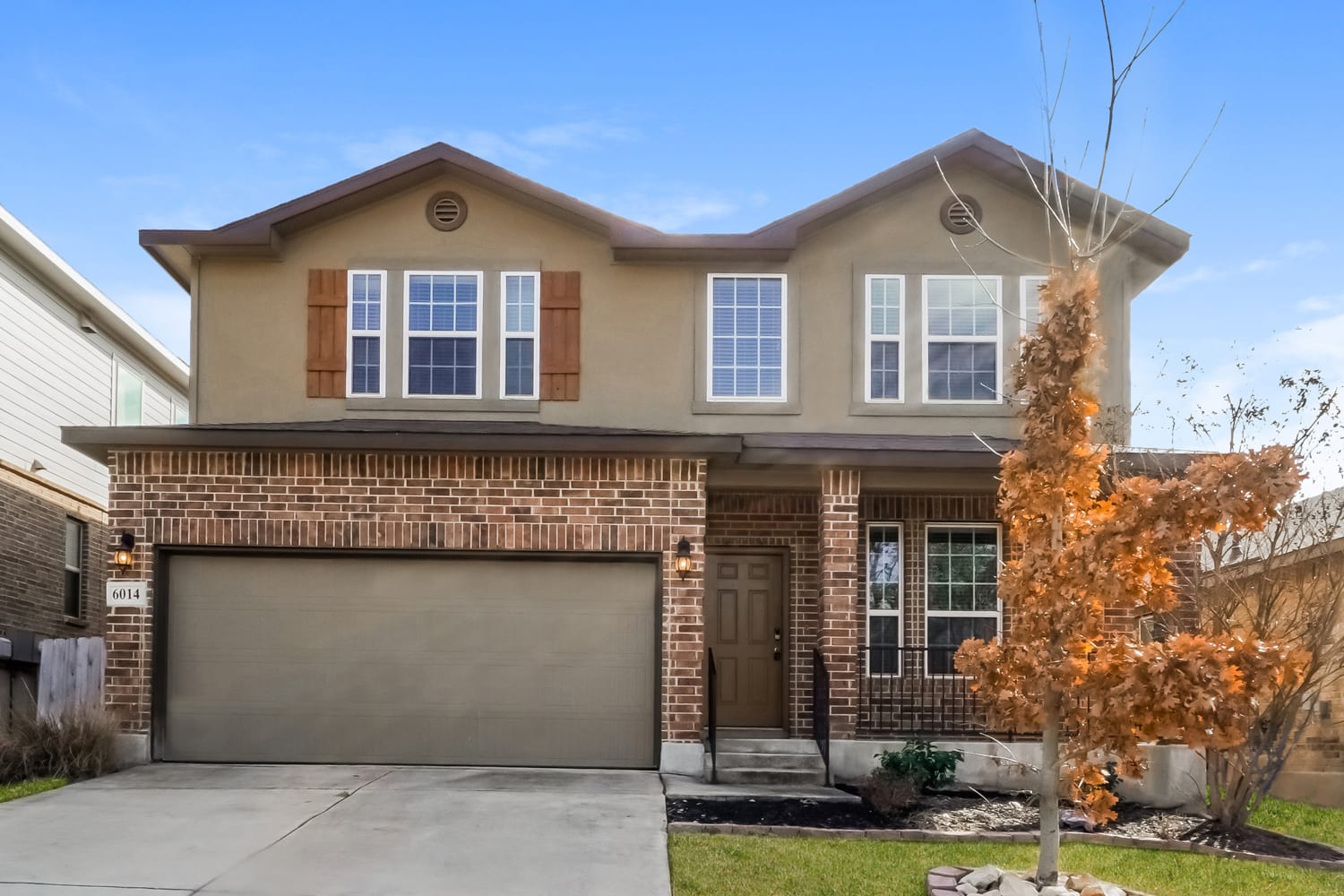 Front of 6014 Akin Cir, San Antonio, TX