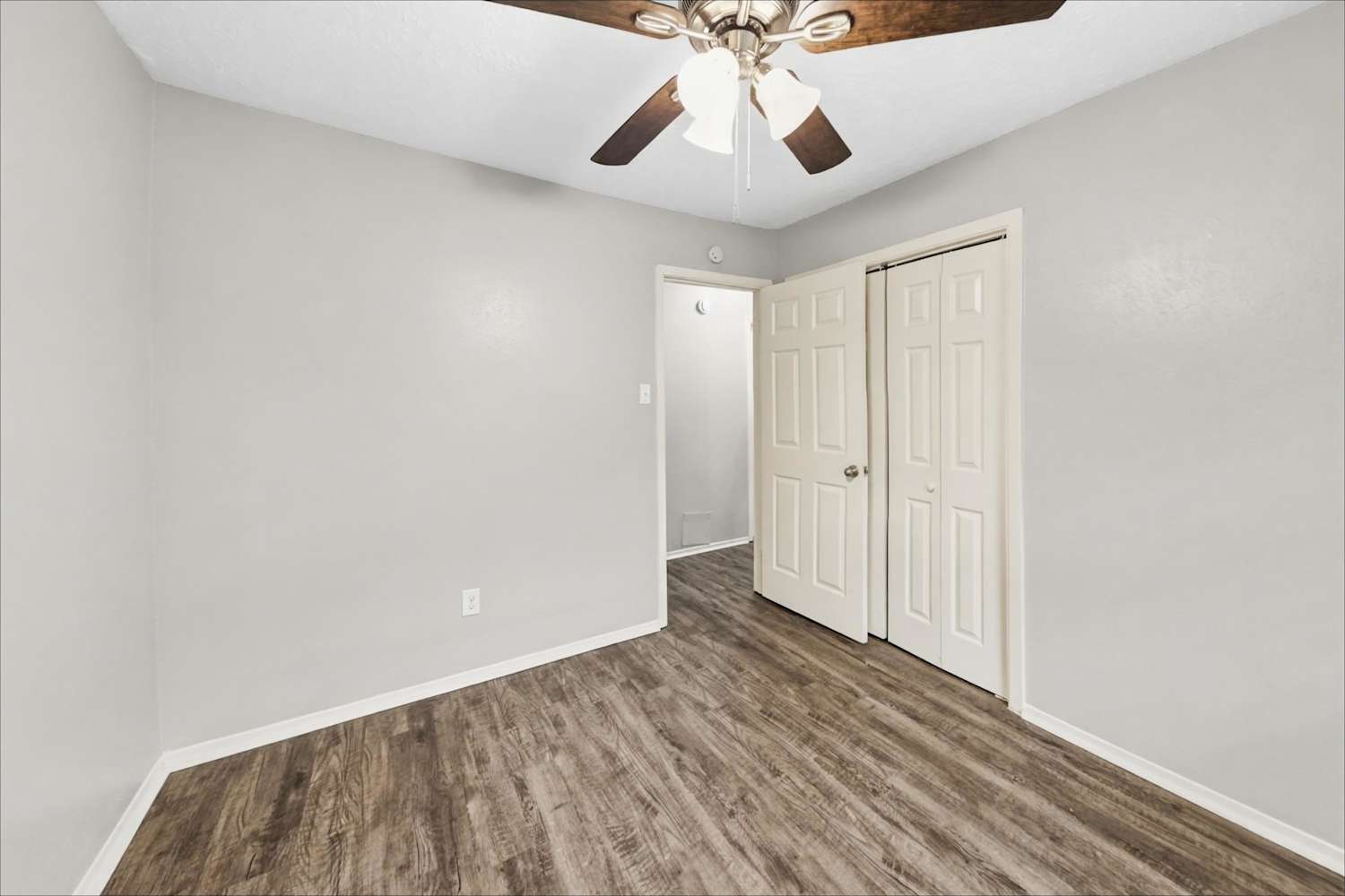 602 Dixie Drive, League City photo 4