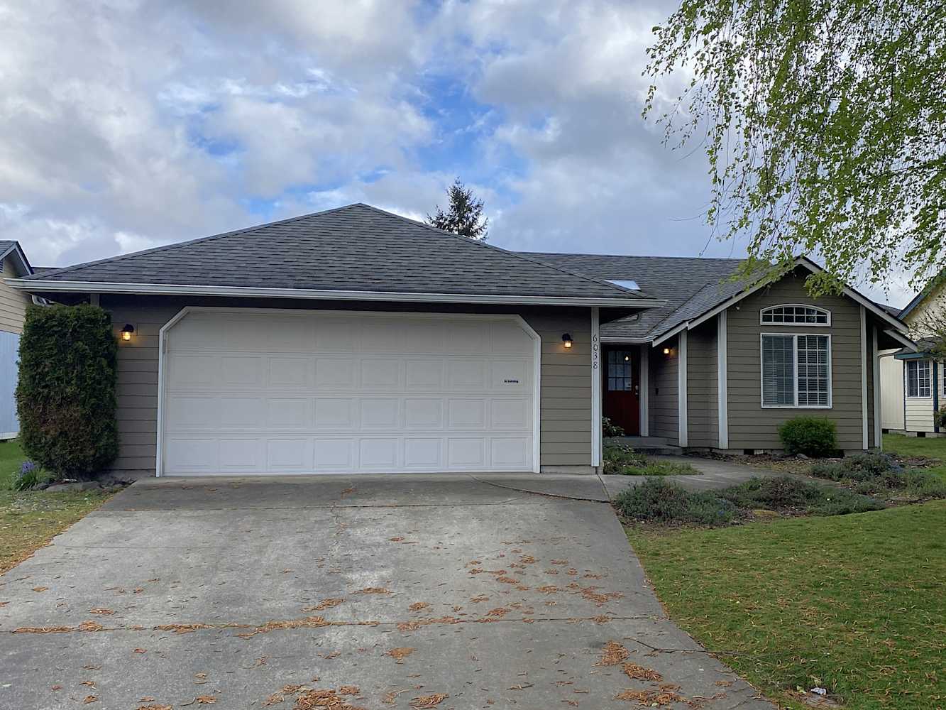 6038 60th Loop SE, Lacey photo 1