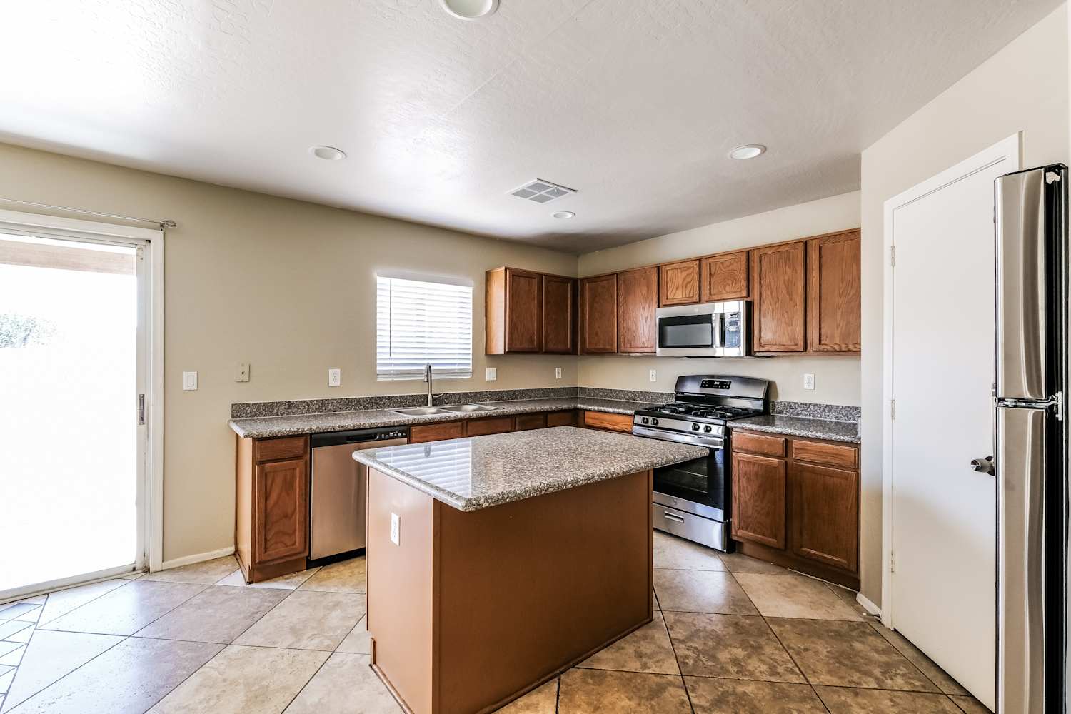 6040 W Wood St, Phoenix photo 7