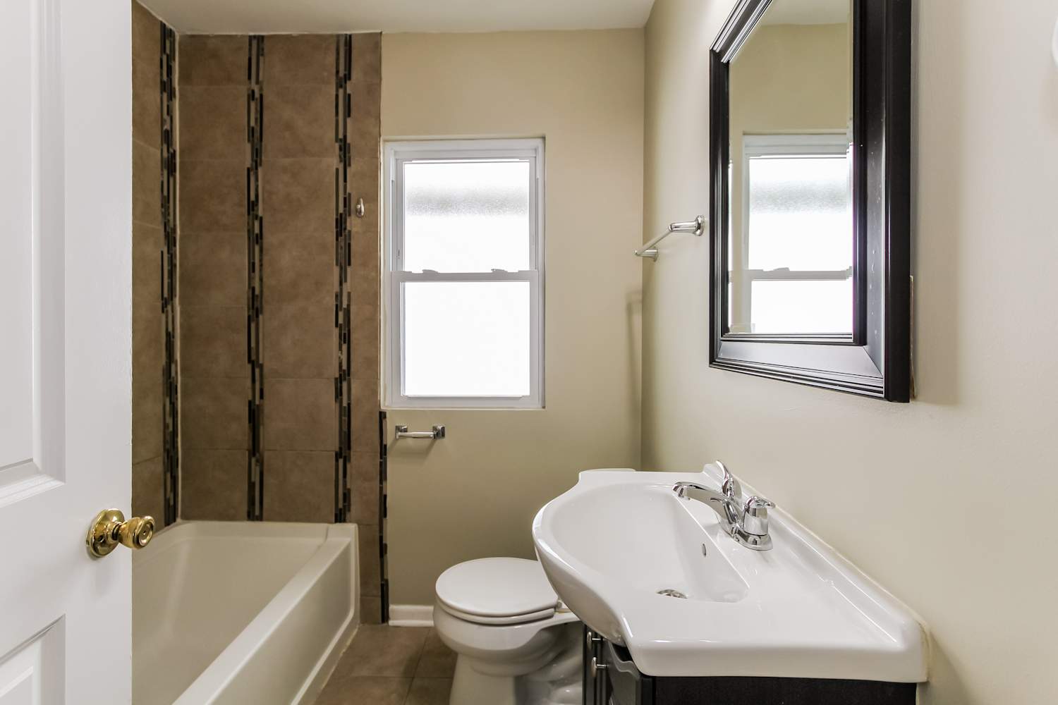 6042 W Bryn Mawr Ave, Chicago photo 15