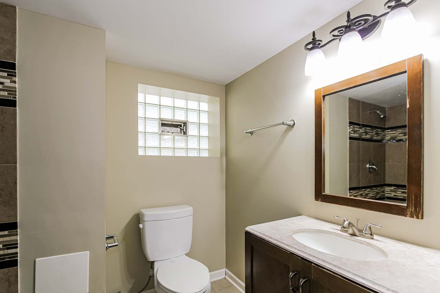 6042 W Bryn Mawr Ave, Chicago photo 14