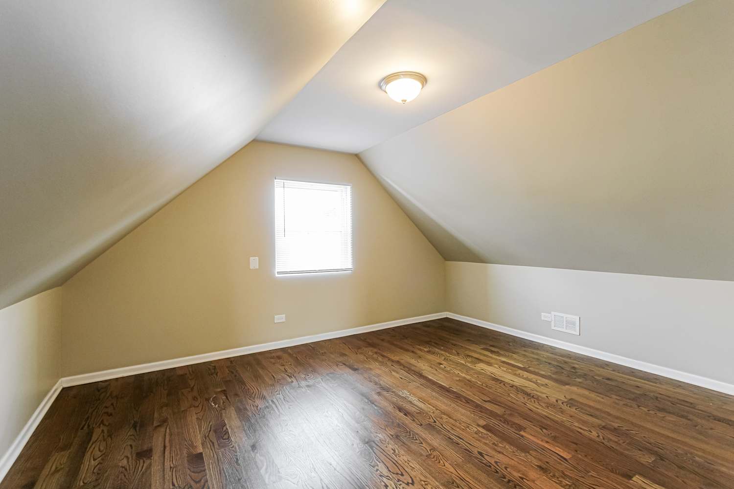 6042 W Bryn Mawr Ave, Chicago photo 12
