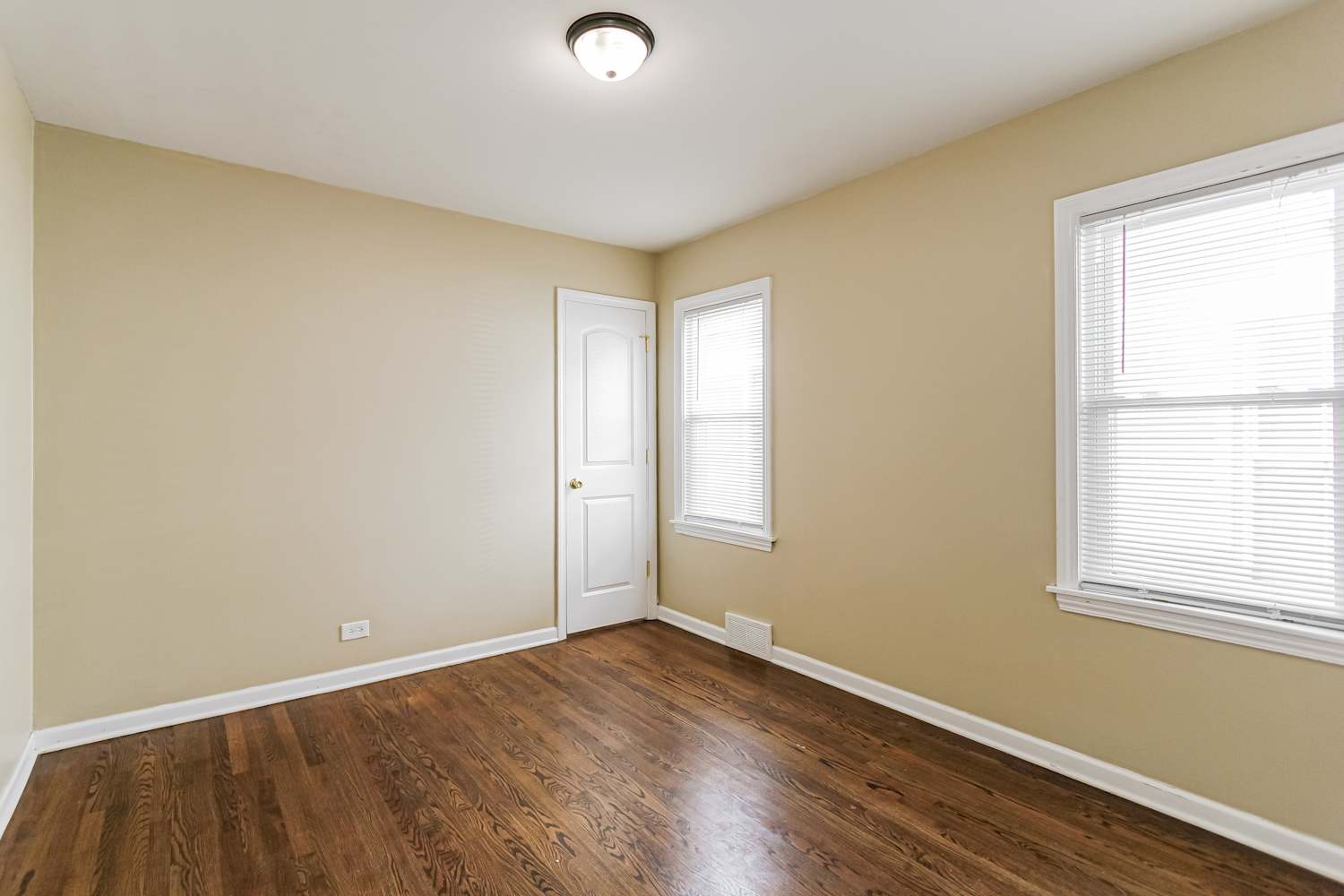 6042 W Bryn Mawr Ave, Chicago photo 13