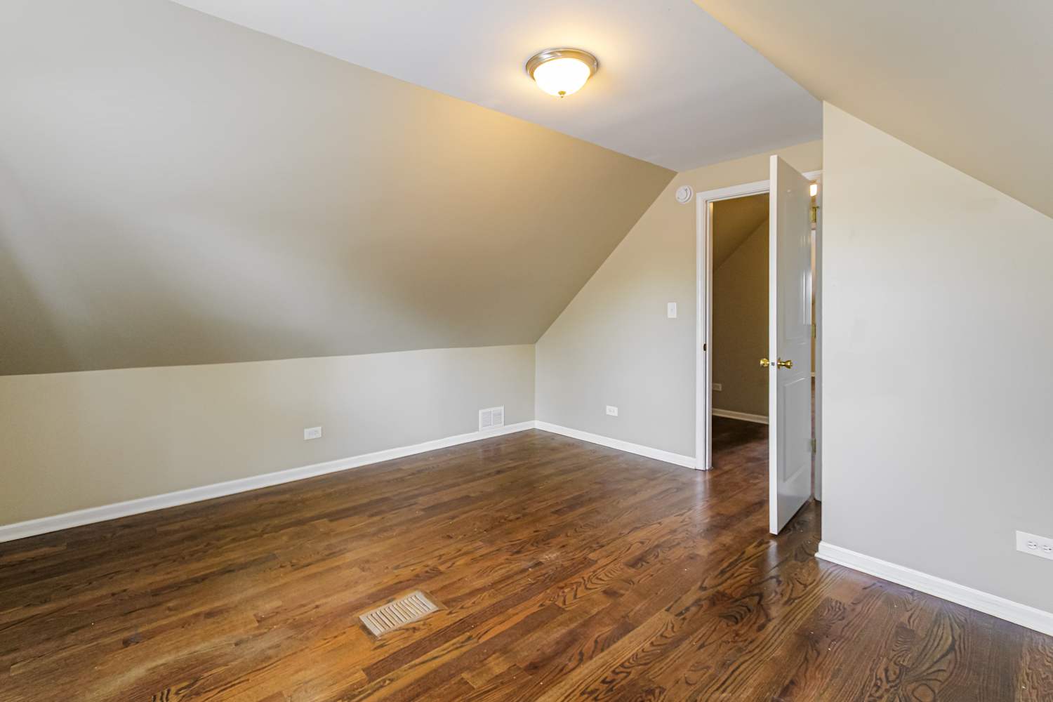 6042 W Bryn Mawr Ave, Chicago photo 10