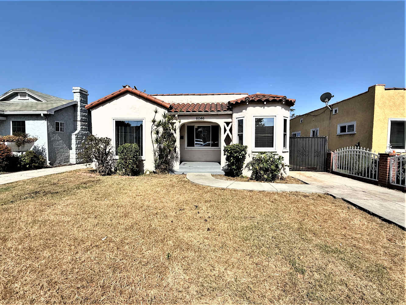 Front of 6046 6th Ave, Los Angeles, CA