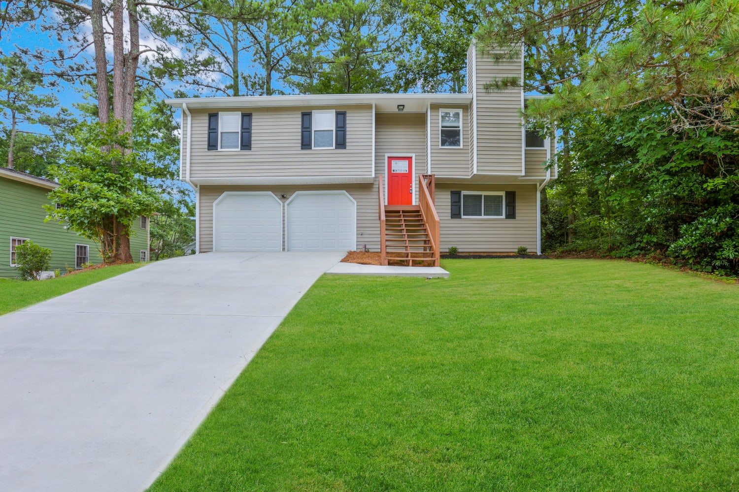 Front of 6056 Dana Dr, Norcross, GA