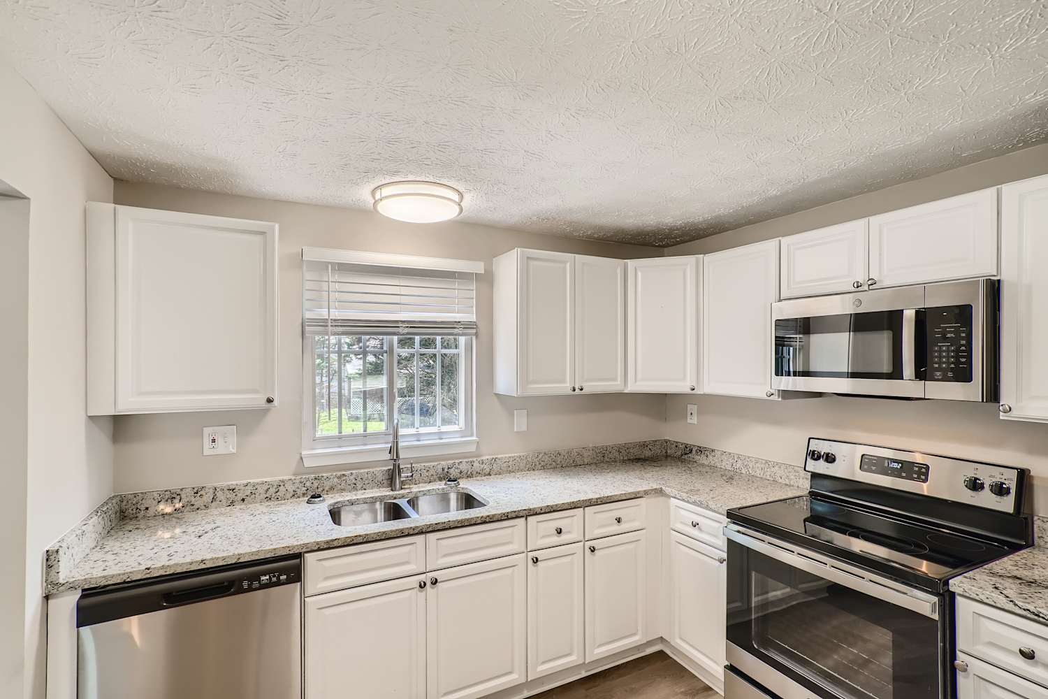 6083 Raintree Bnd, Lithonia photo 12