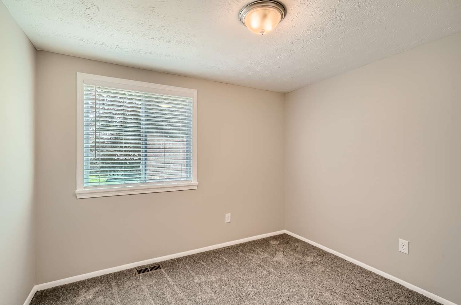 6083 Raintree Bnd, Lithonia photo 18