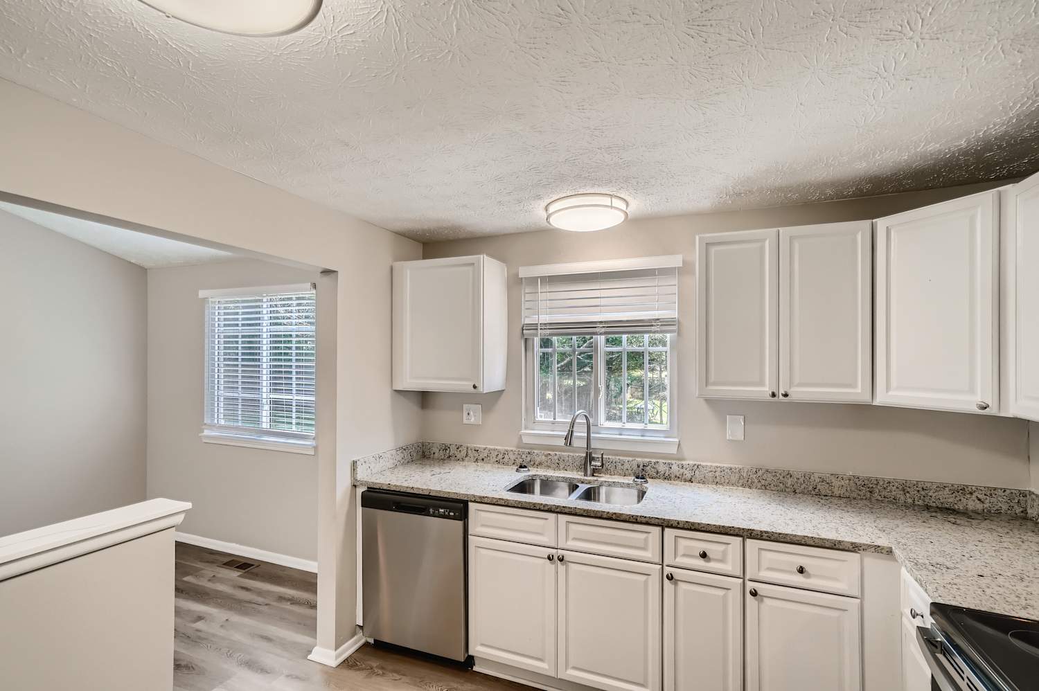 6083 Raintree Bnd, Lithonia photo 13