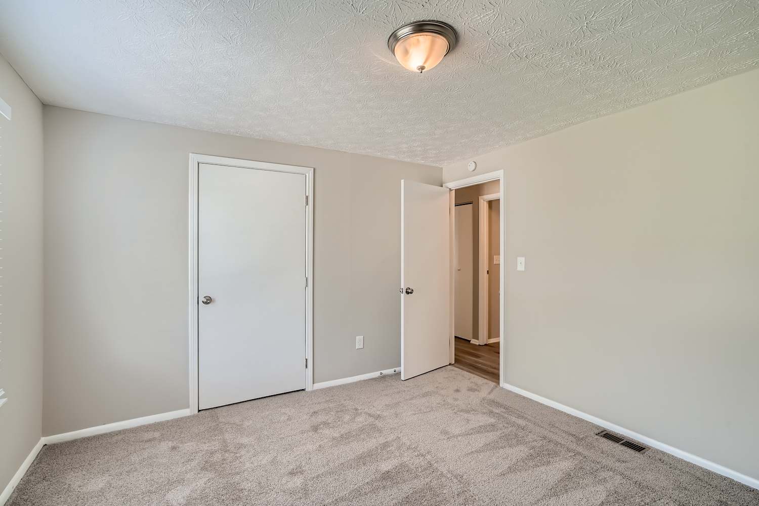 6083 Raintree Bnd, Lithonia photo 17