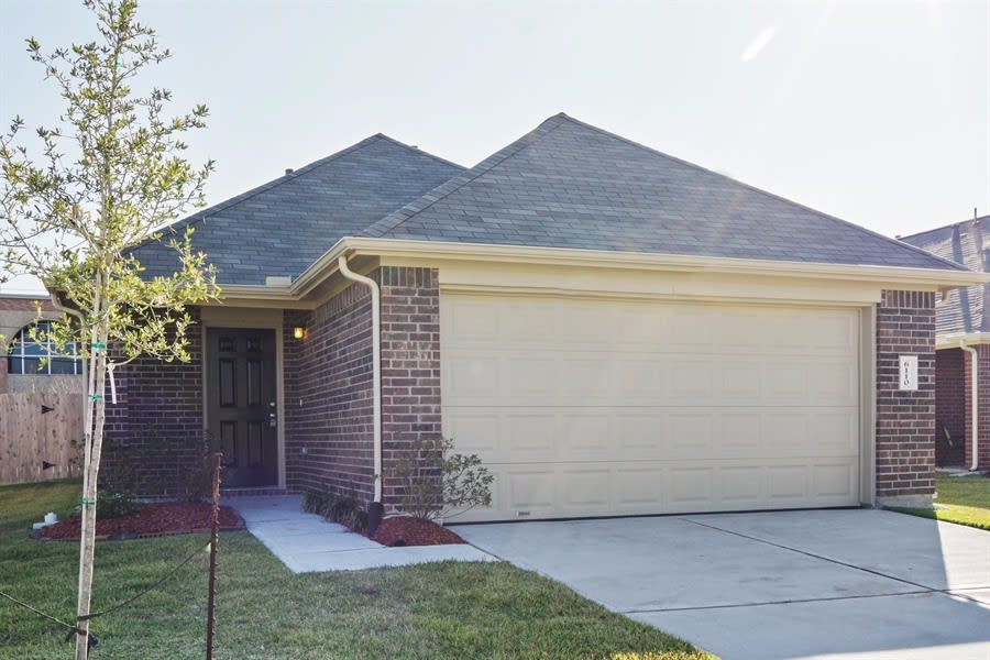Front of 6110 El Oro Dr, Houston, TX