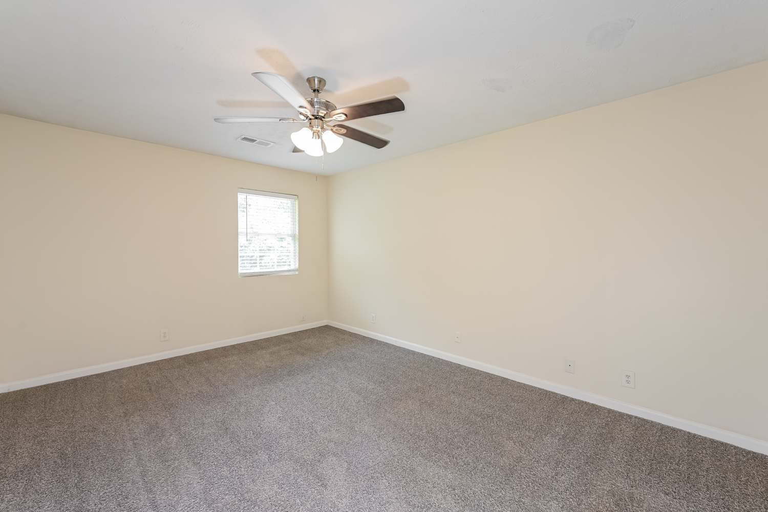 612 Brighton Dr, Lawrenceville photo 10
