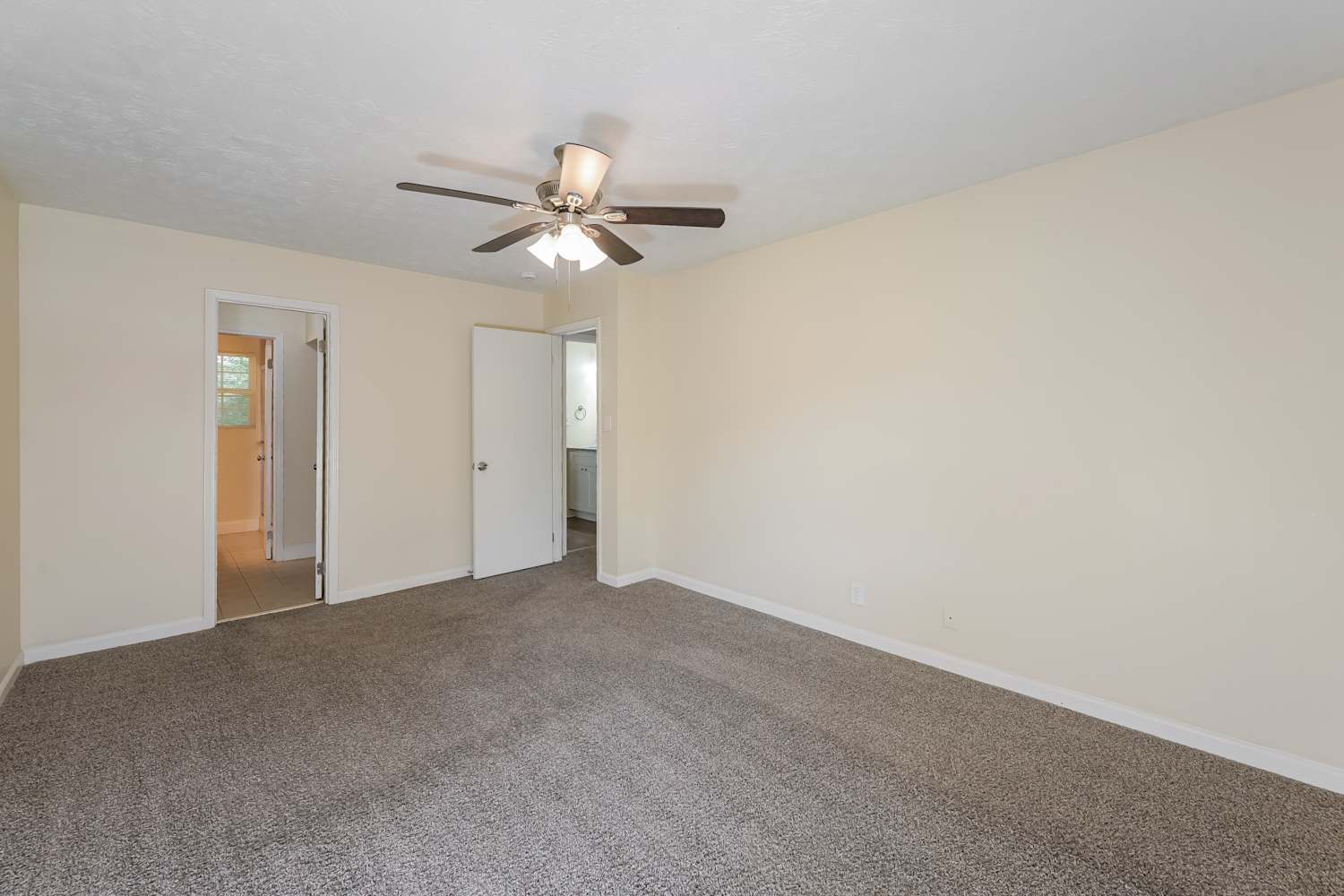 612 Brighton Dr, Lawrenceville photo 9