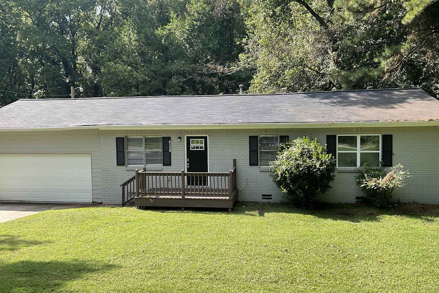 Front of 6120 Gwendoline Dr, Atlanta, GA