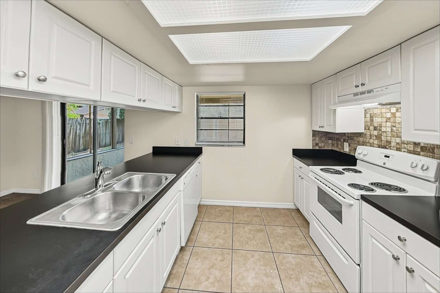 613 Mayan Pl, Kissimmee photo 9