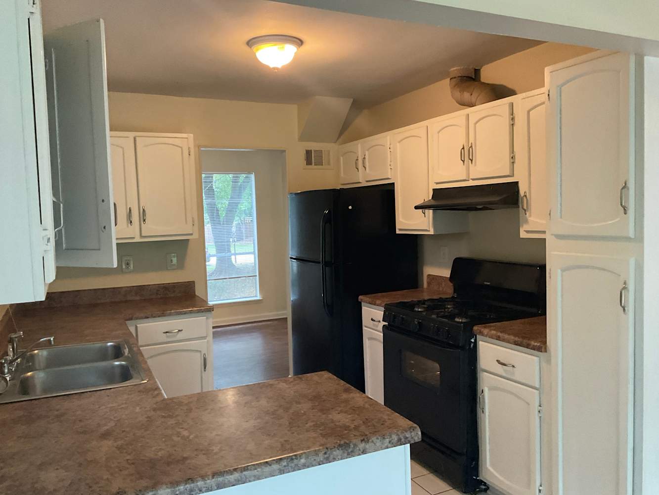 614 Oxford Hall Dr, Lawrenceville photo 9