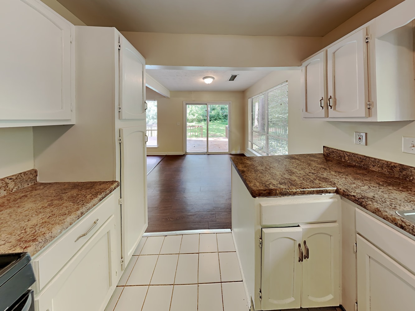 614 Oxford Hall Dr, Lawrenceville photo 8