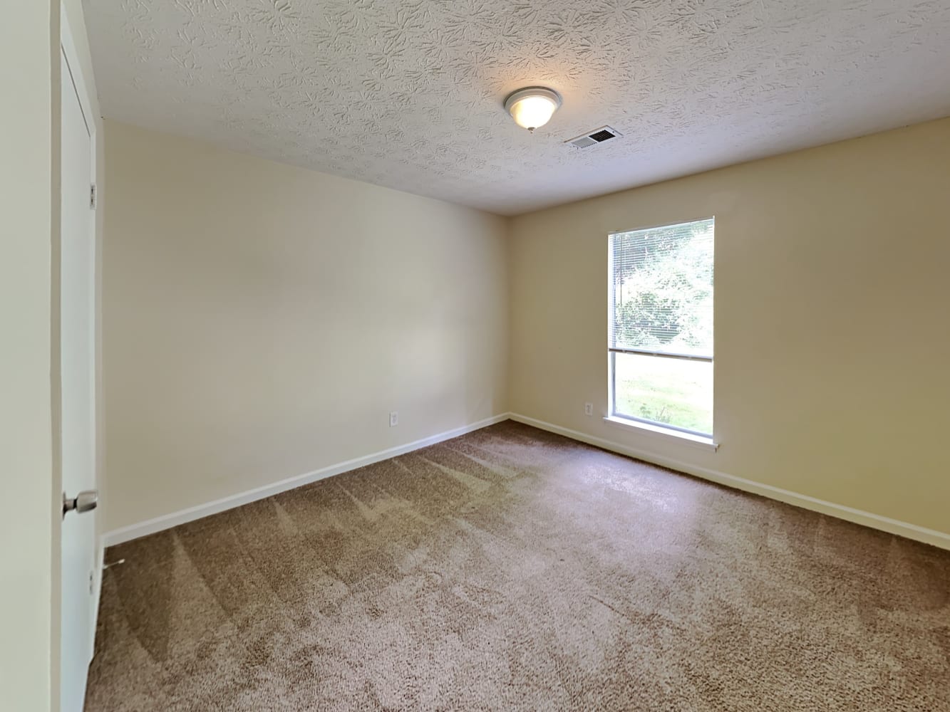 614 Oxford Hall Dr, Lawrenceville photo 13