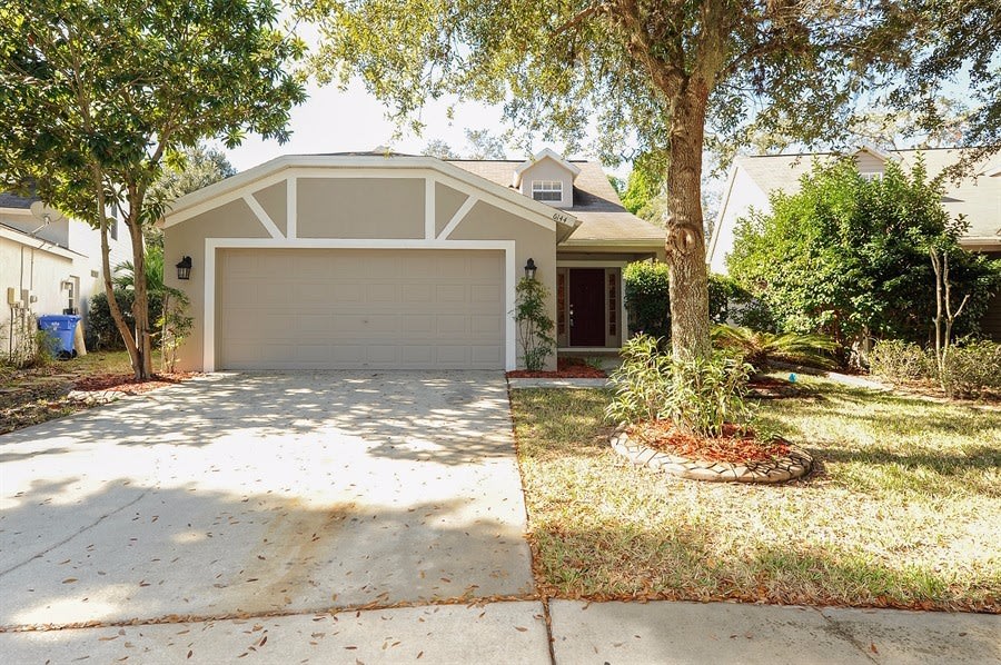 6144 Skylarkcrest Dr, Lithia photo 1