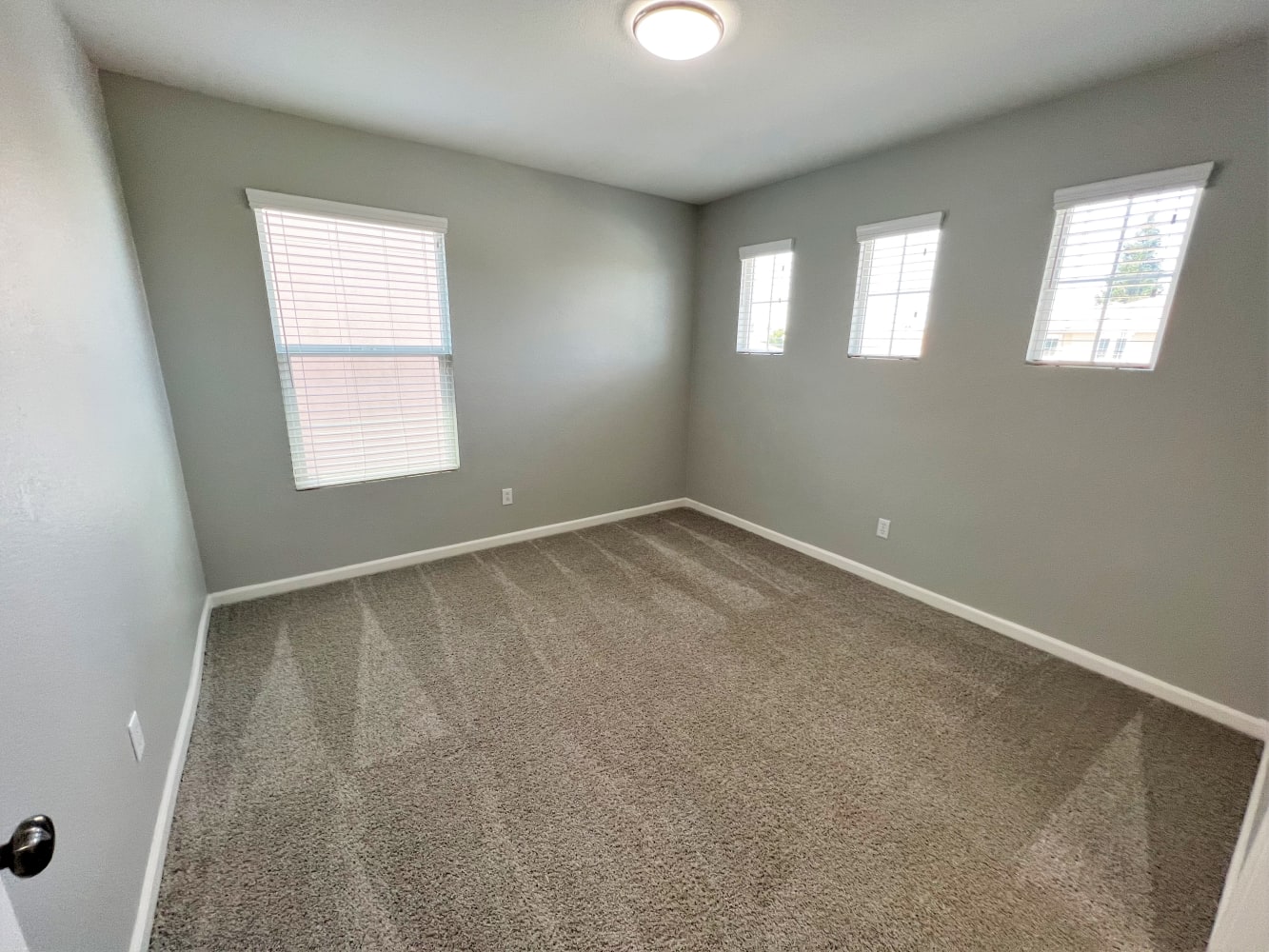 615 Whitfield Ln, Lincoln photo 9