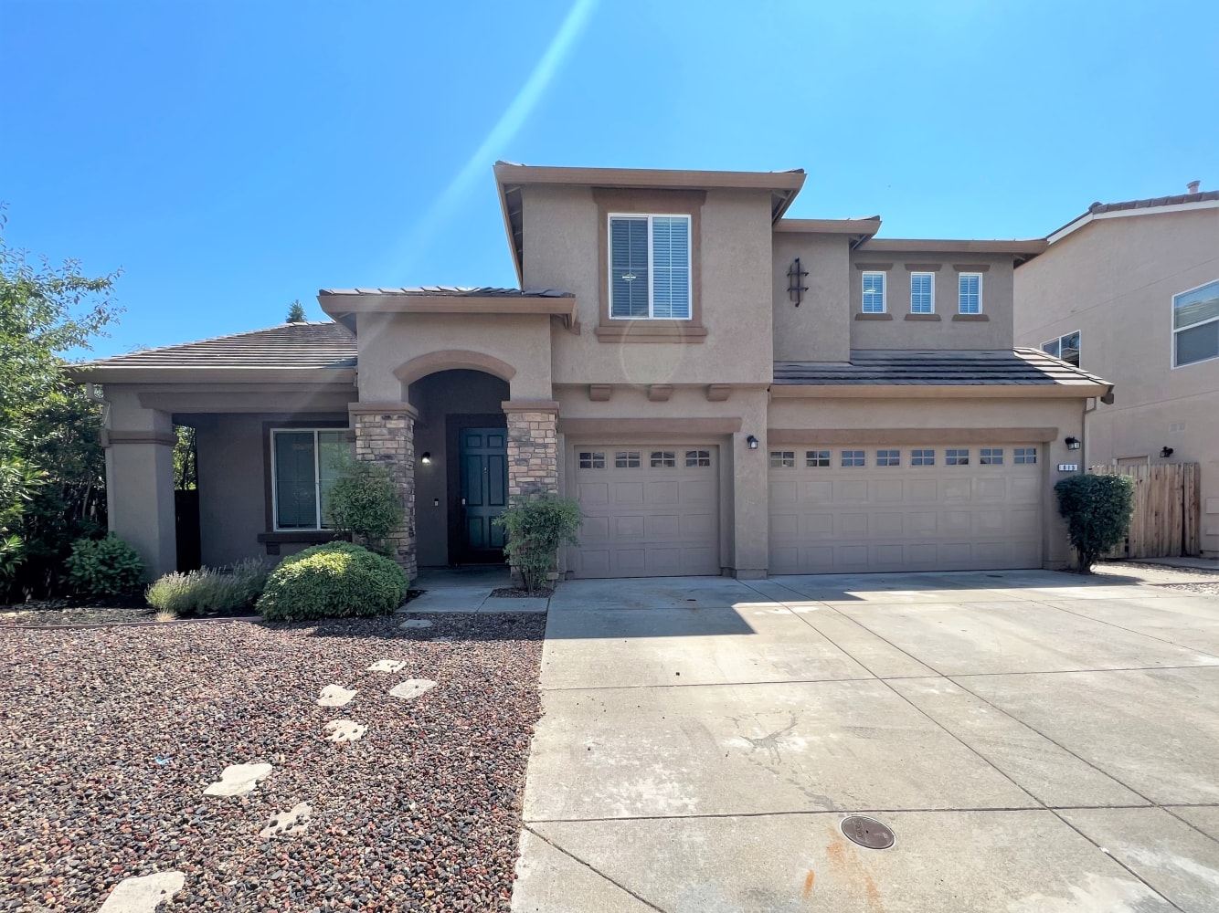 615 Whitfield Ln, Lincoln photo 1