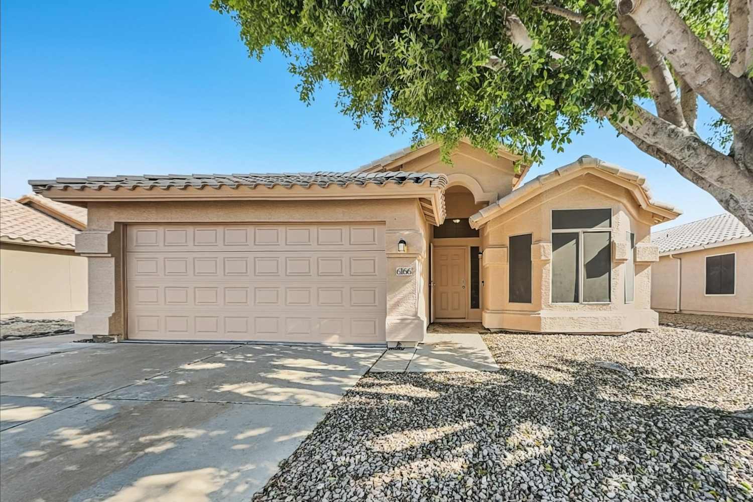 6166 W Pontiac Dr, Glendale photo 1