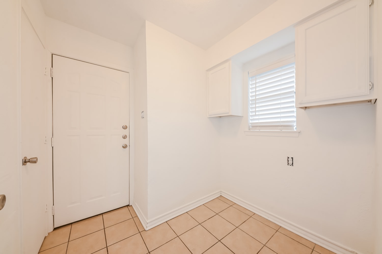 618 Melissa, Garland photo 11