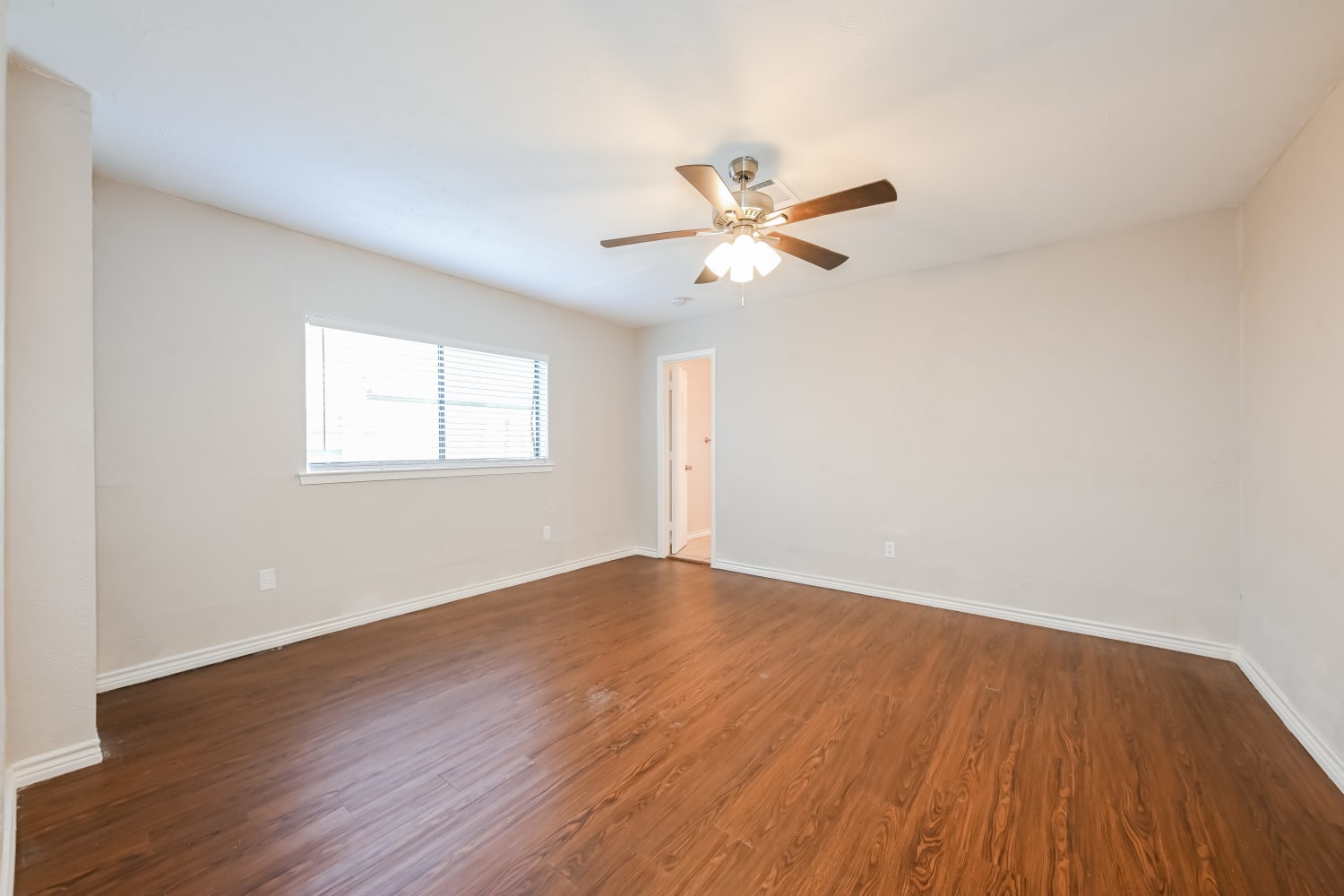 618 Melissa, Garland photo 8