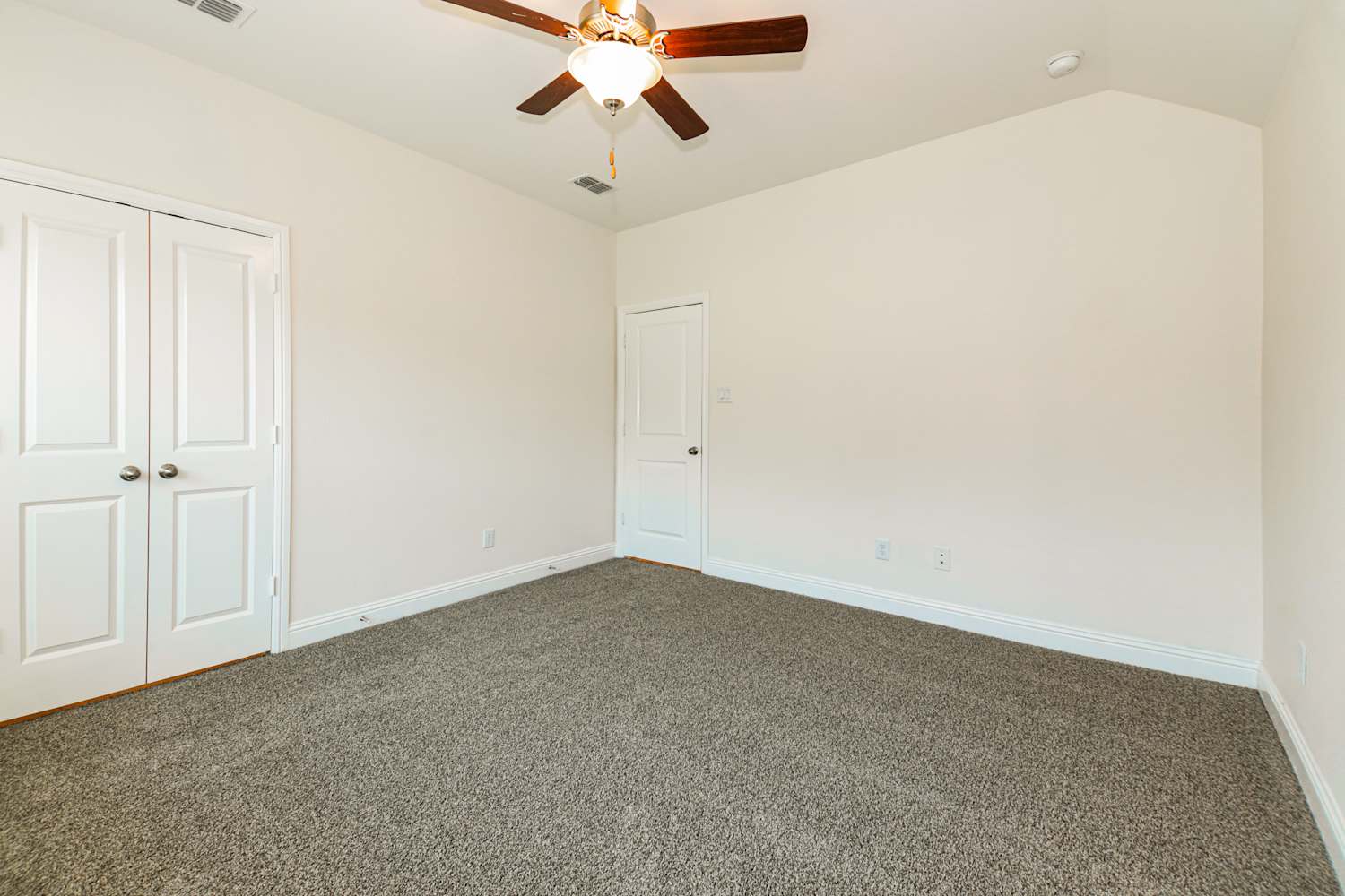 620 Coleman Street, Aubrey photo 11