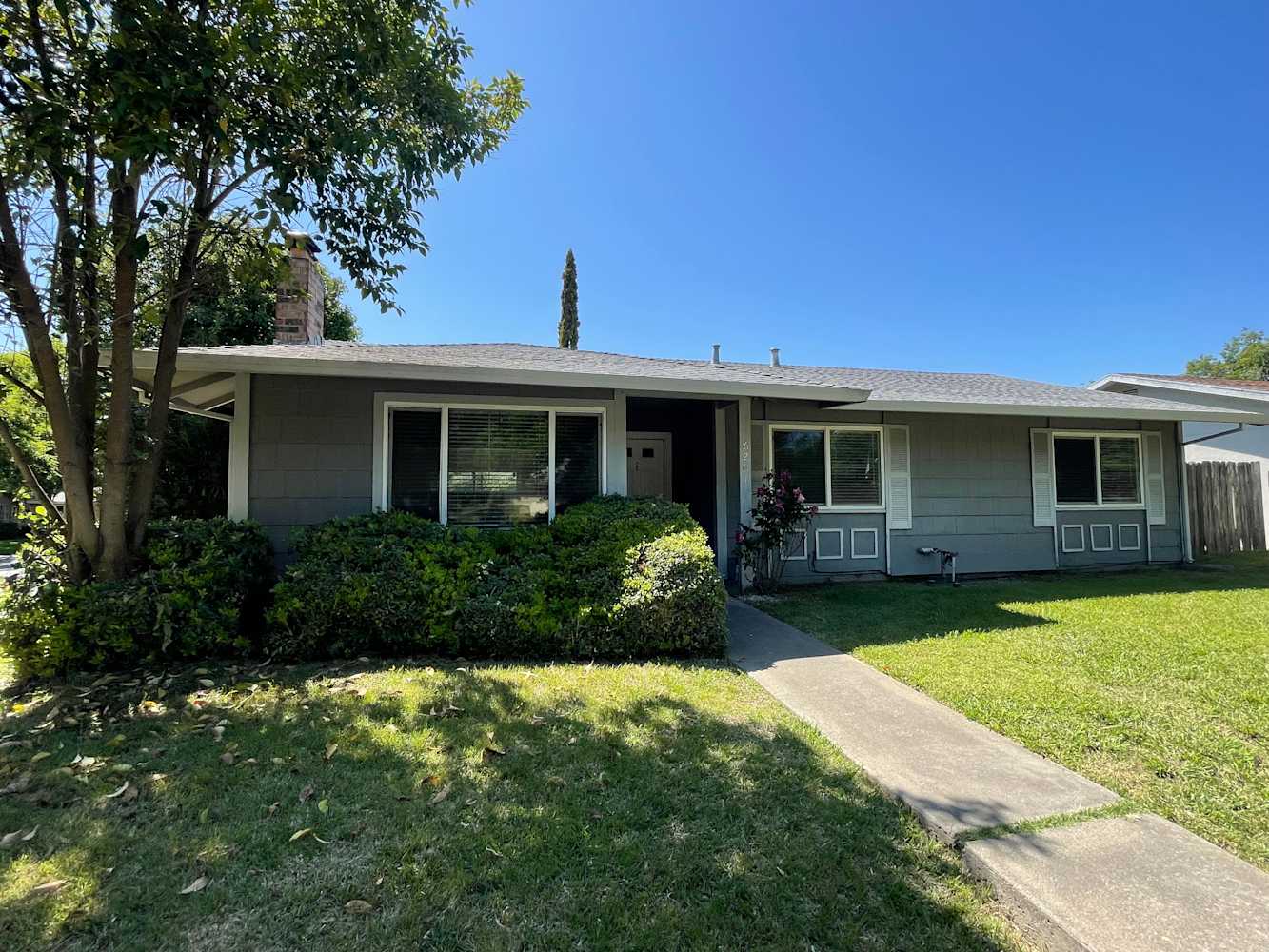 Front of 6201 Louth Way, Citrus Heights, CA