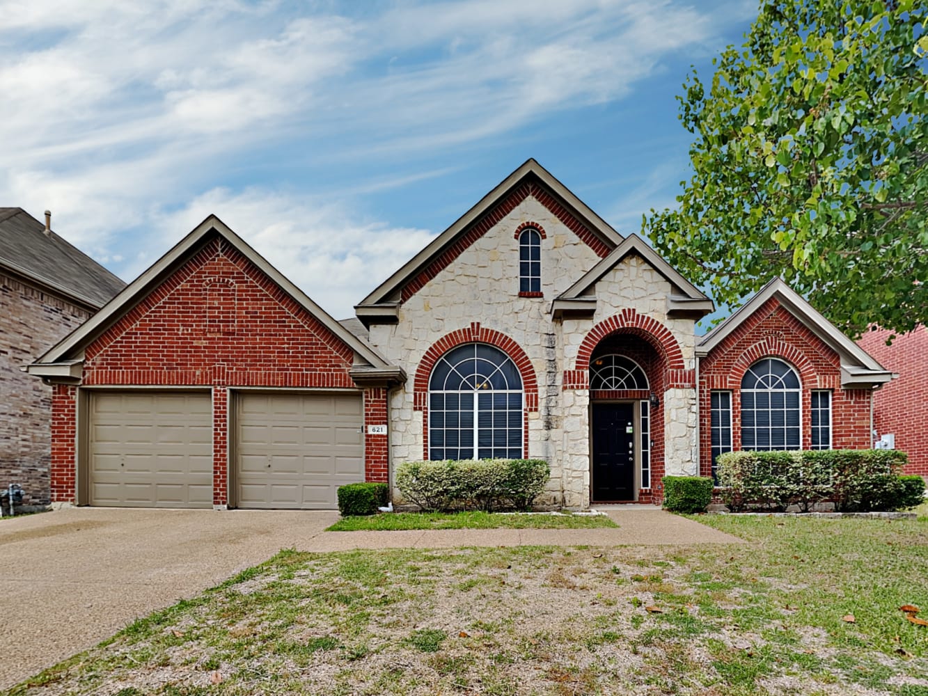 Front of 621 Magnolia Trl, Desoto, TX