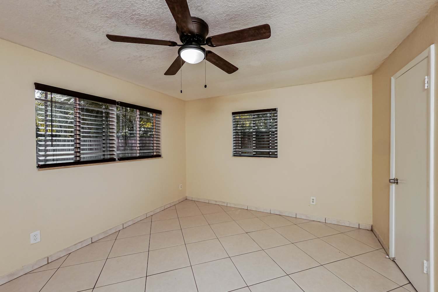 623 W 63rd Dr, Hialeah photo 13