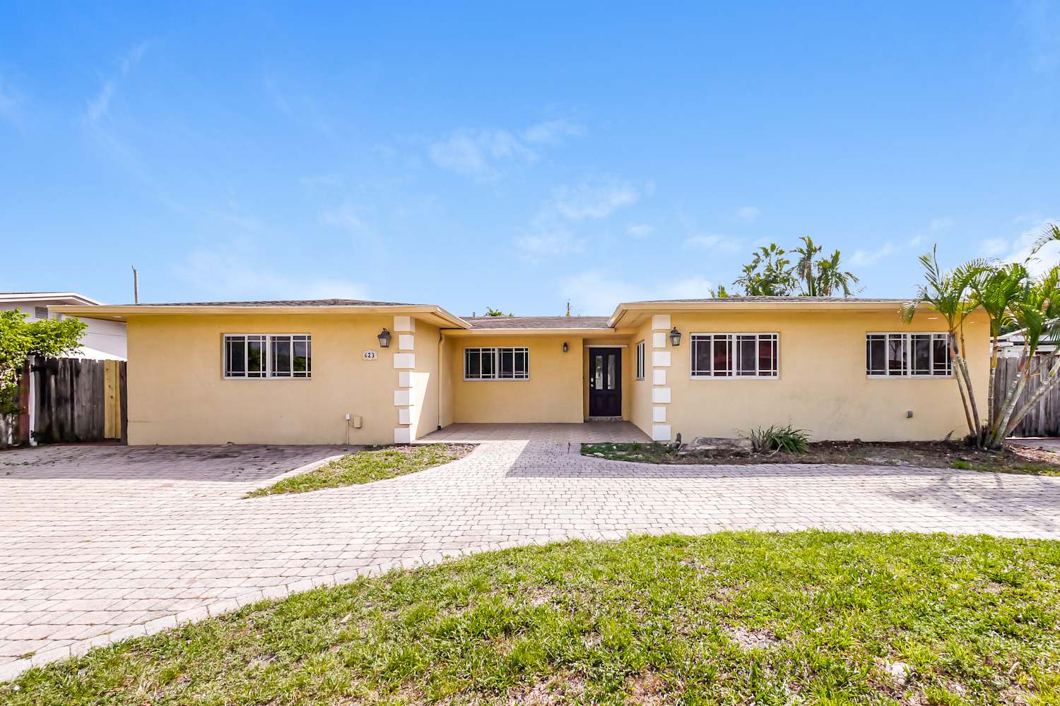 623 W 63rd Dr, Hialeah photo 1