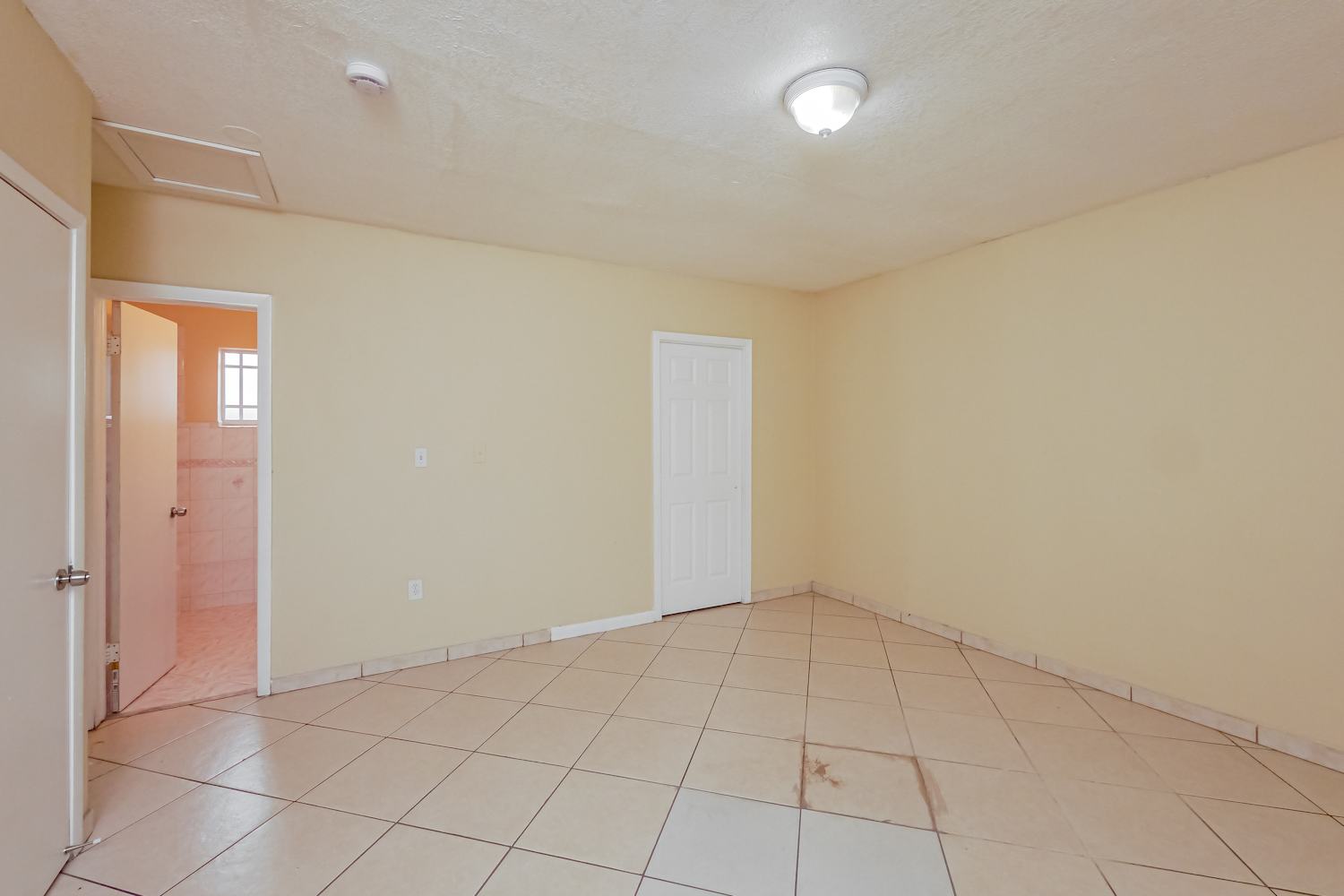 623 W 63rd Dr, Hialeah photo 8