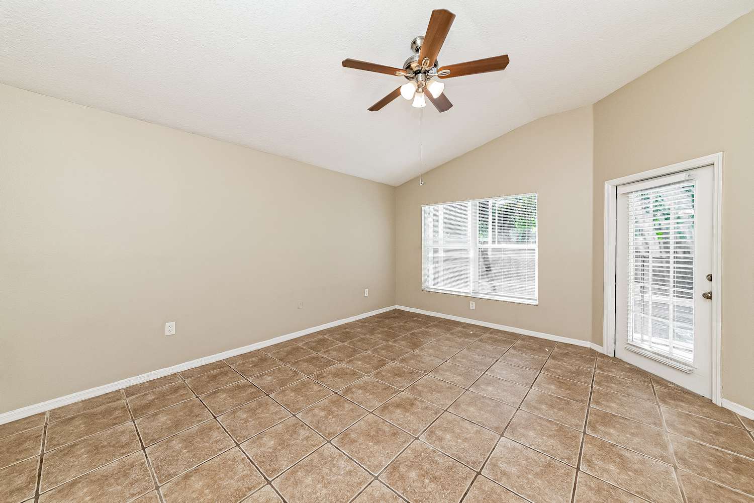 6234 White Clover Cir, Lakewood Ranch photo 8