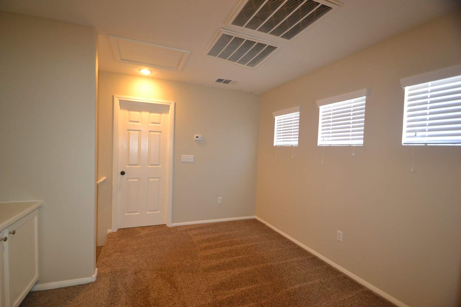 625 Blue Yucca St, Las Vegas photo 6