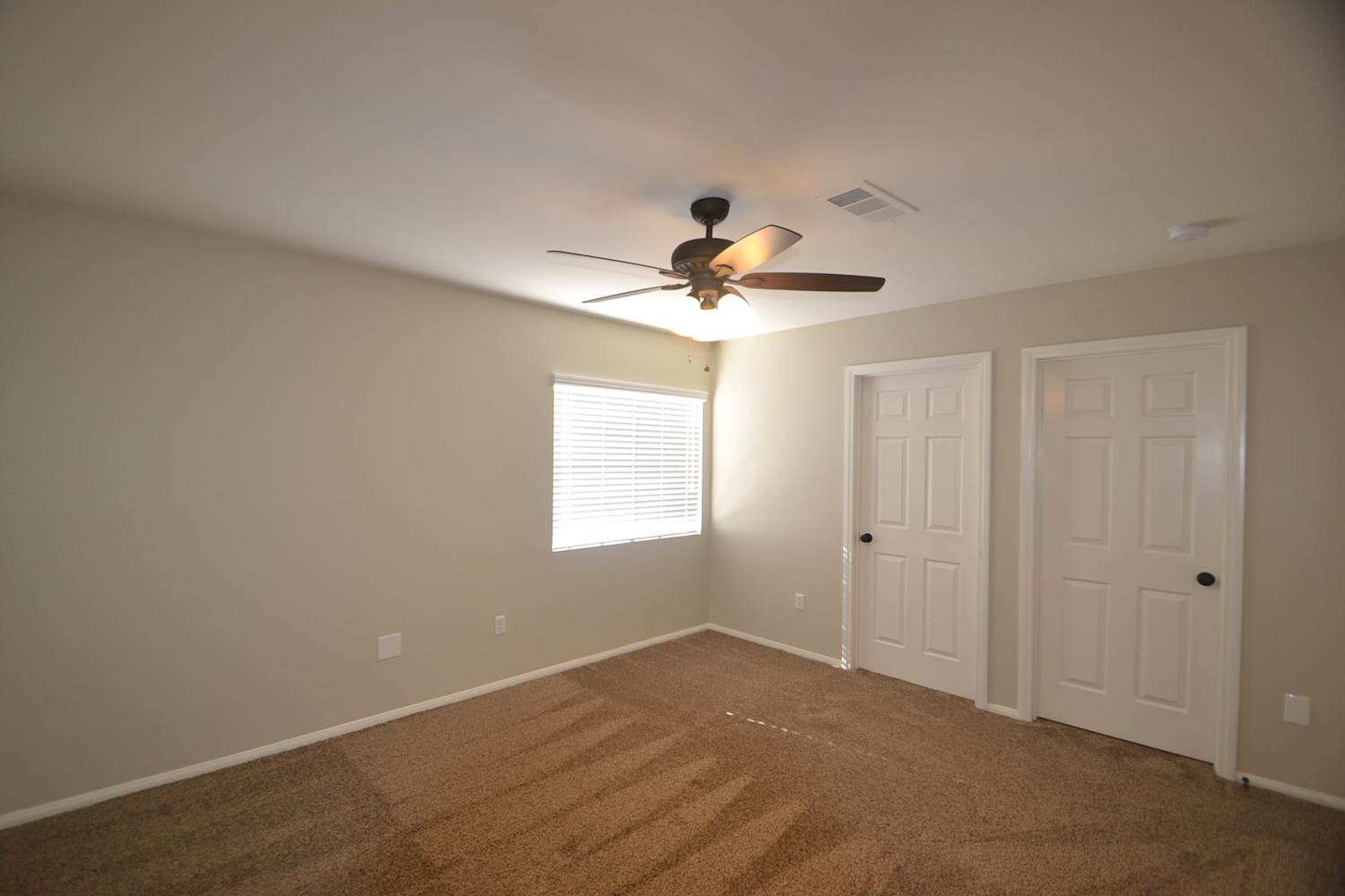 625 Blue Yucca St, Las Vegas photo 7