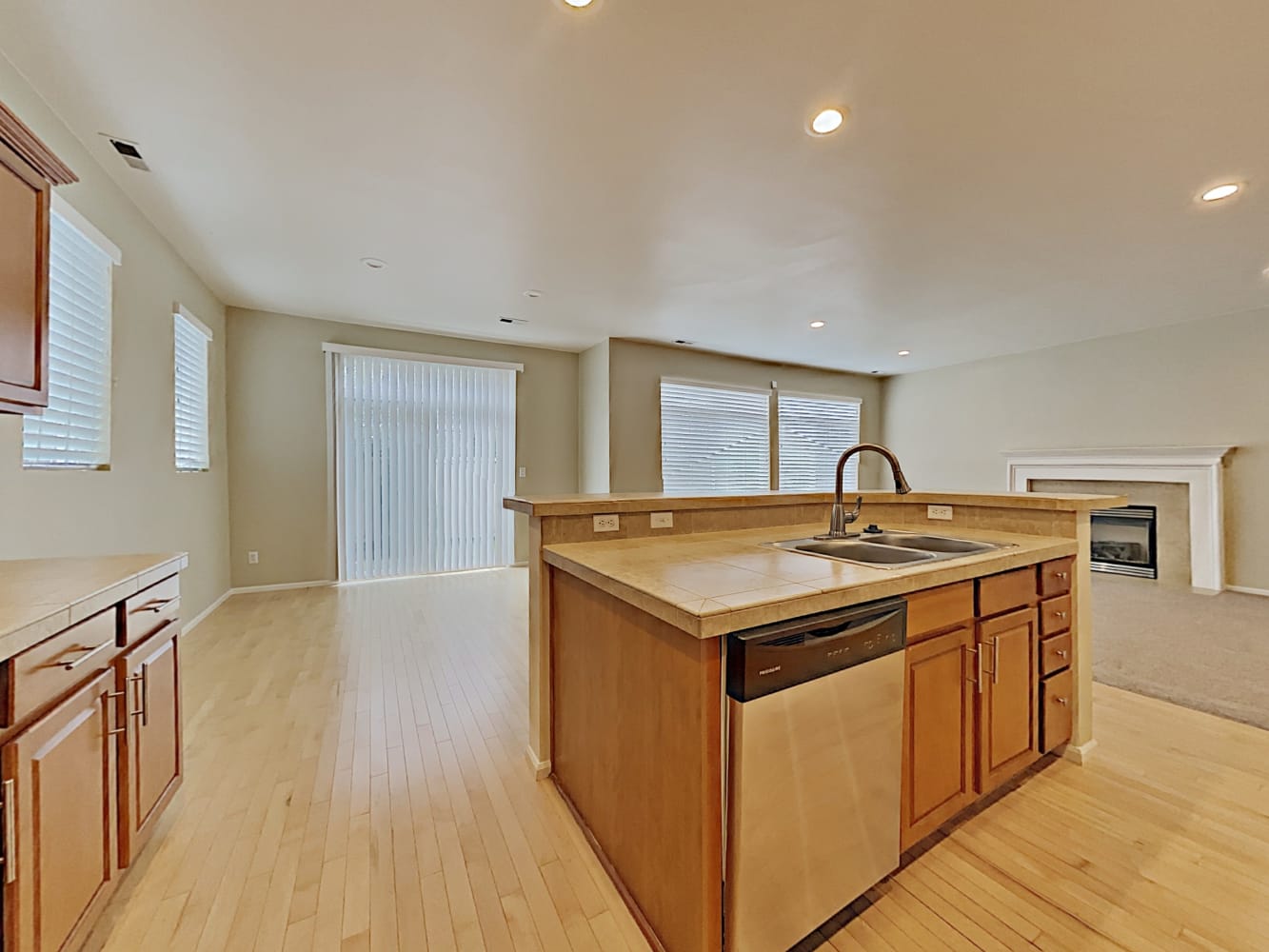 6252 40th St E, Fife photo 8