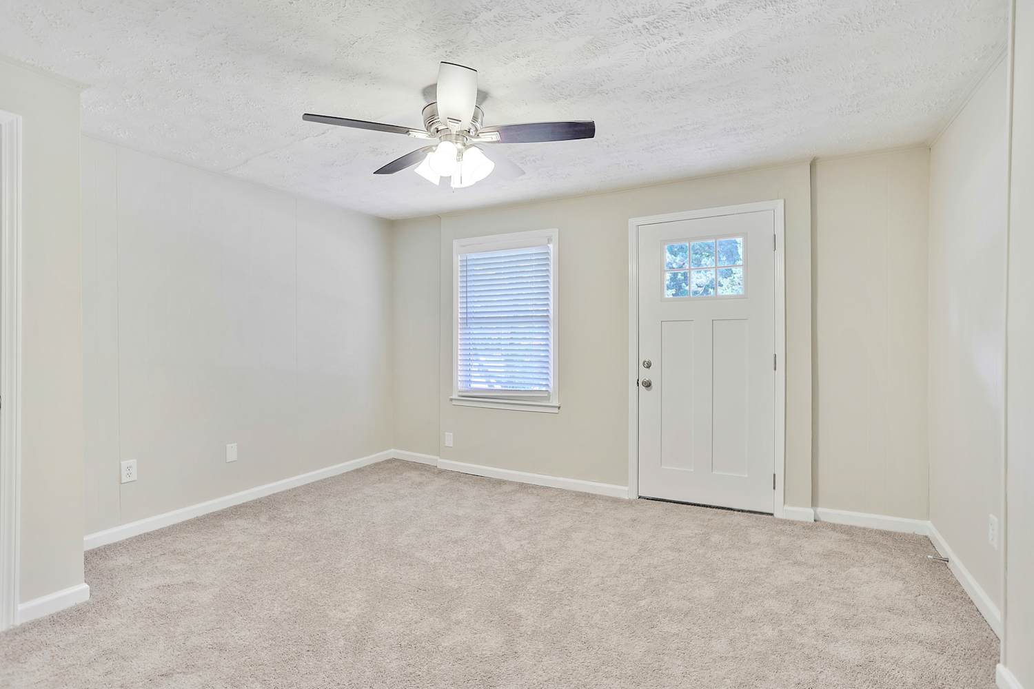 6265 Lakeview Dr, Douglasville photo 12