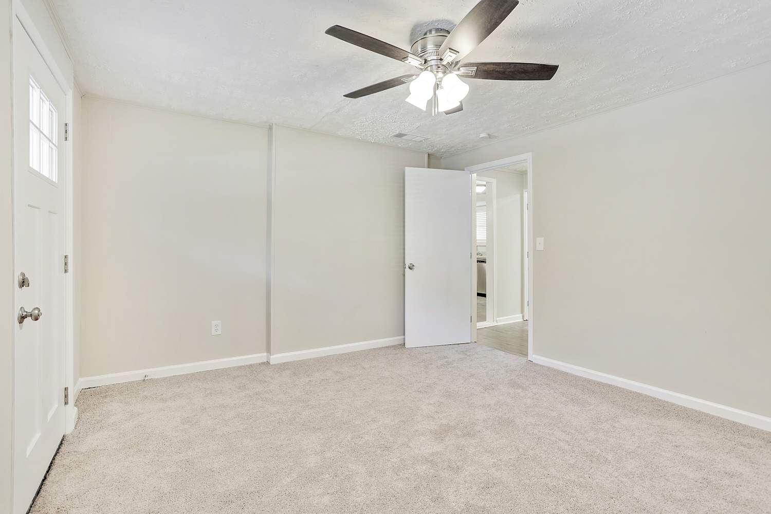 6265 Lakeview Dr, Douglasville photo 13