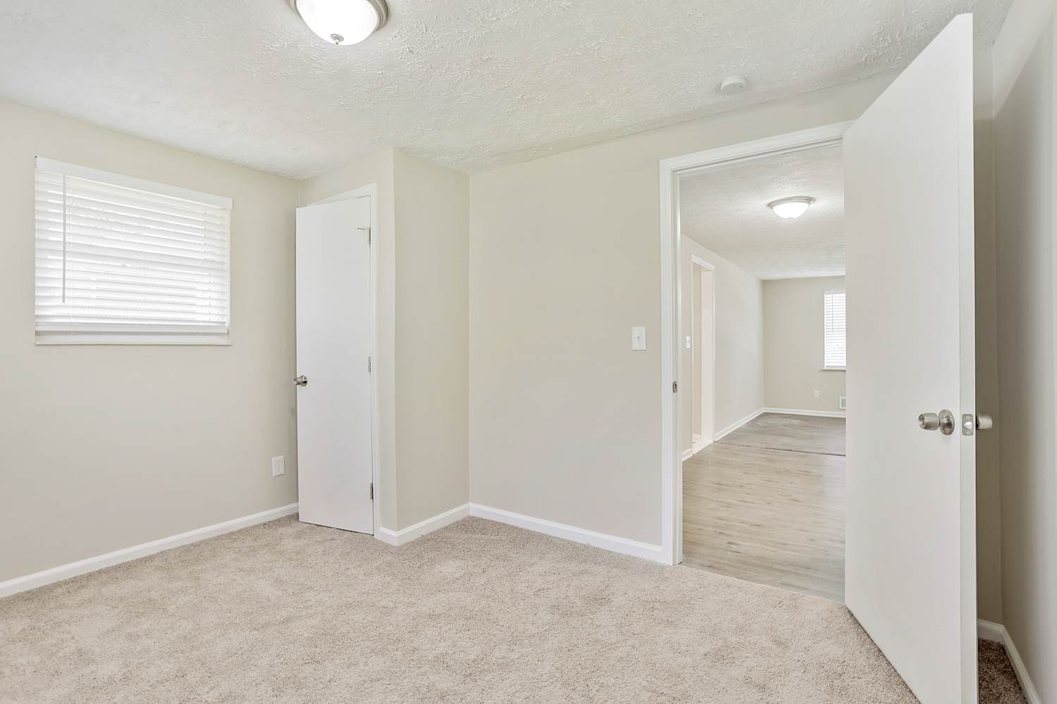 6265 Lakeview Dr, Douglasville photo 10