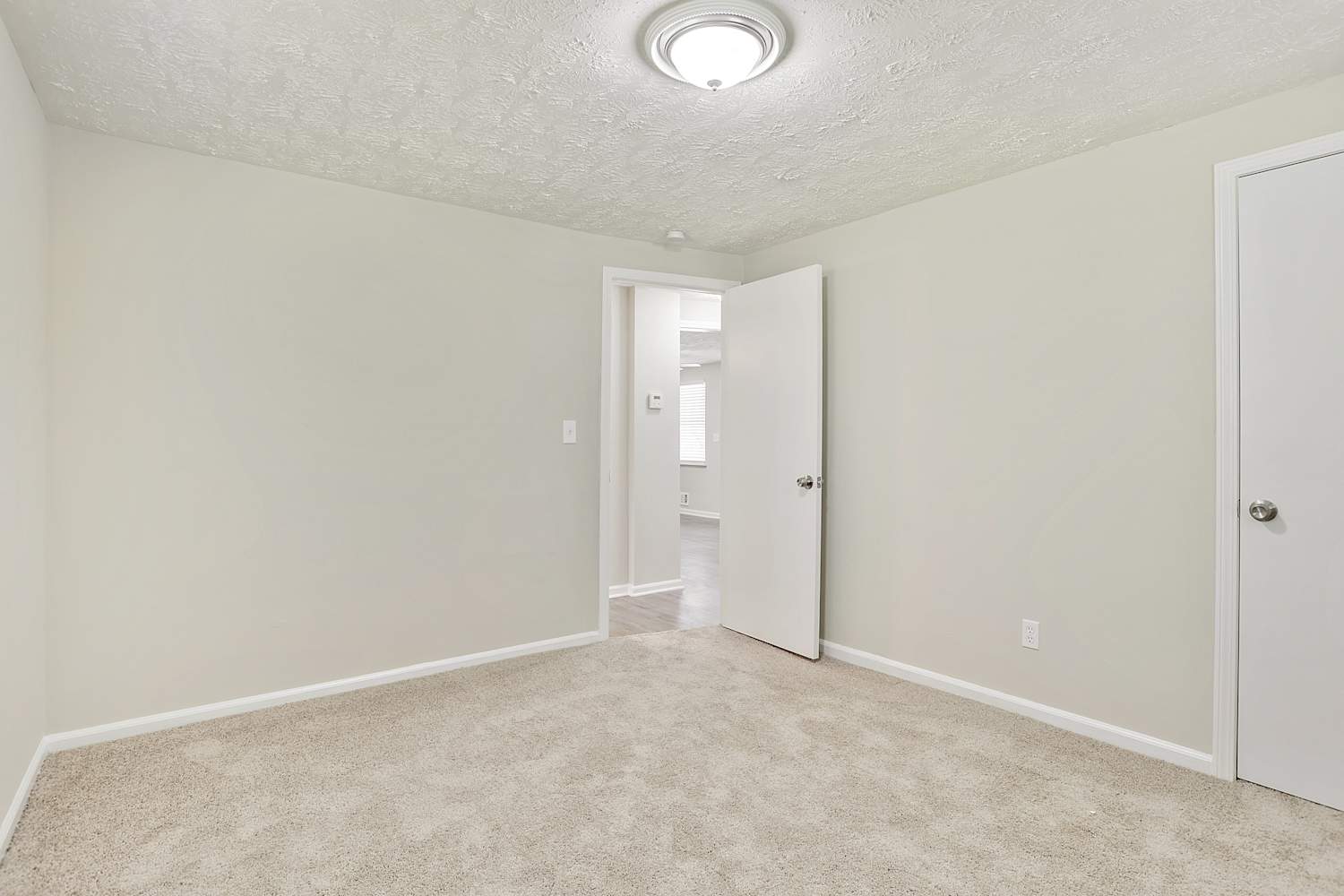 6265 Lakeview Dr, Douglasville photo 22