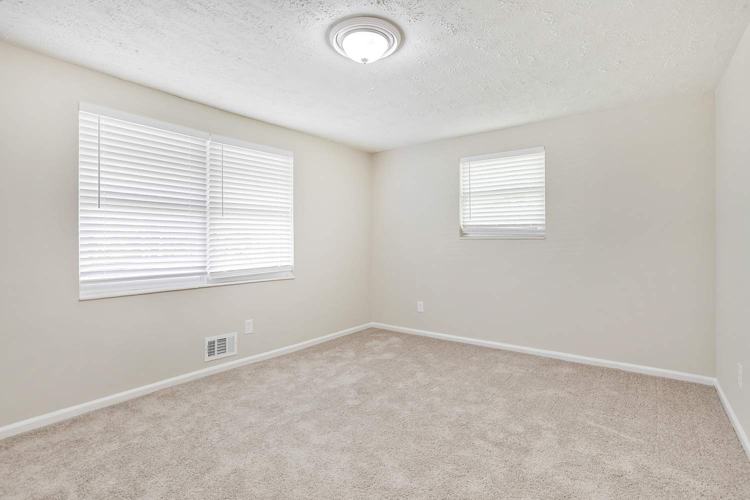 6265 Lakeview Dr, Douglasville photo 16
