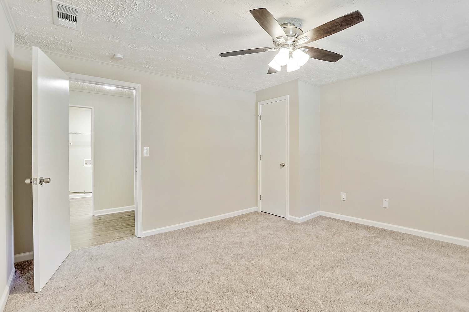 6265 Lakeview Dr, Douglasville photo 14