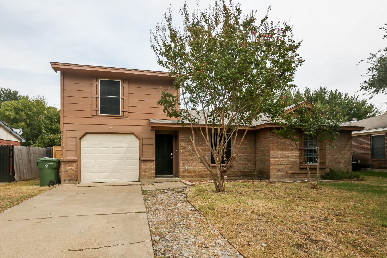 627 Plainview Dr, Mansfield photo 1