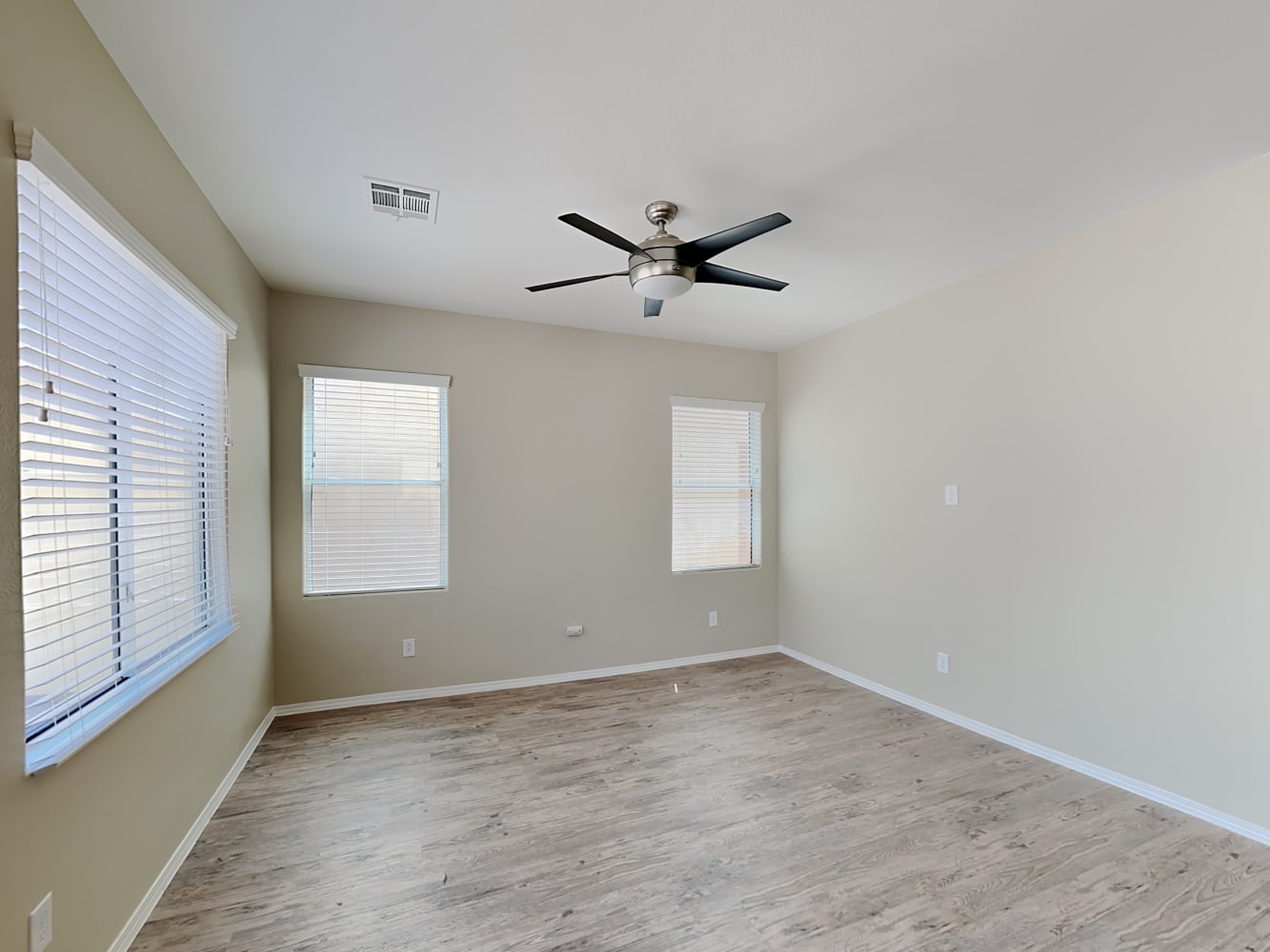 6278 Castle Kennedy St, Henderson photo 6