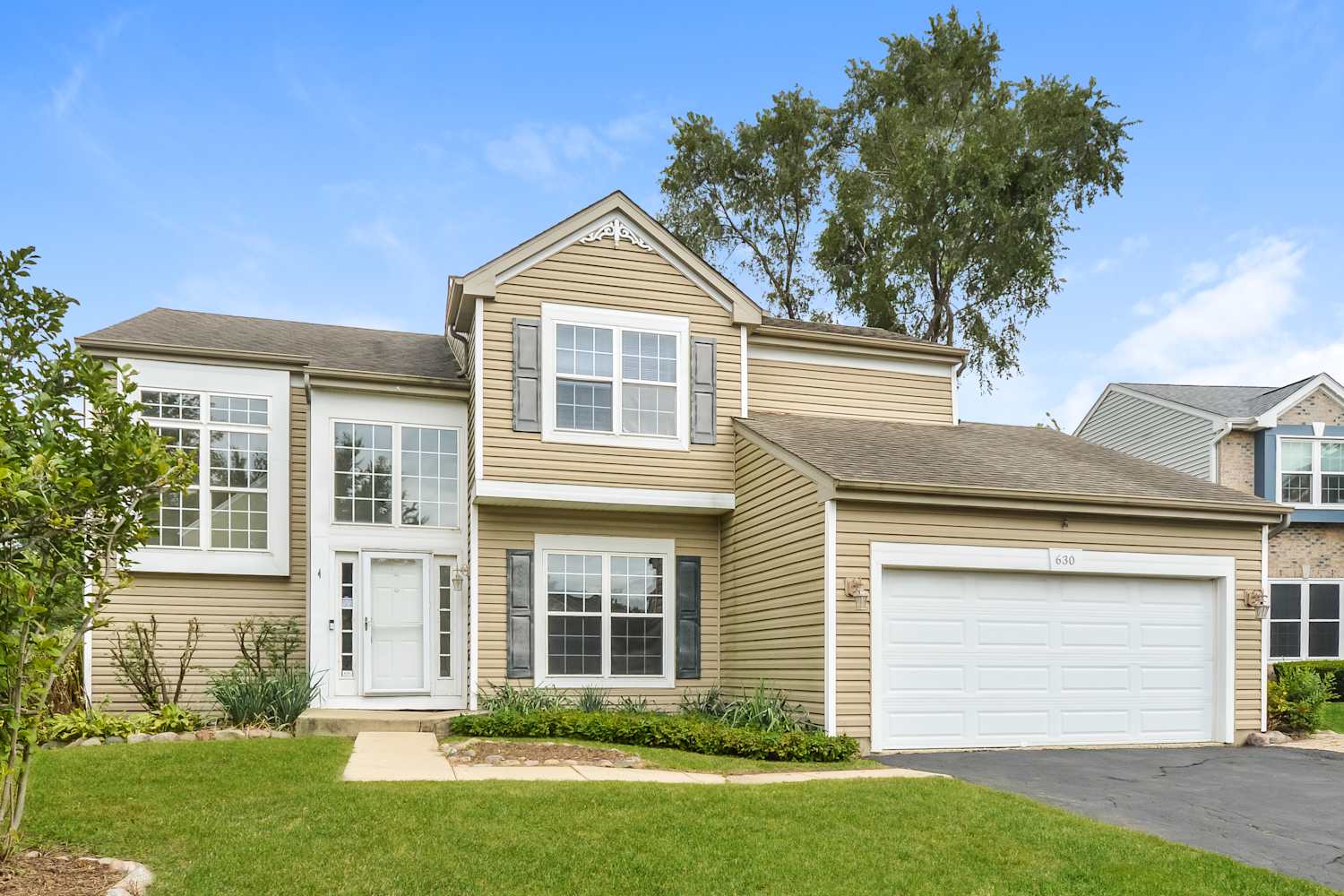 Front of 630 David St, Lake in the Hills, IL