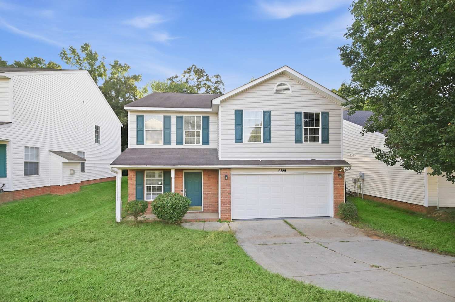 Front of 6329 Day Lilly Ln, Charlotte, NC